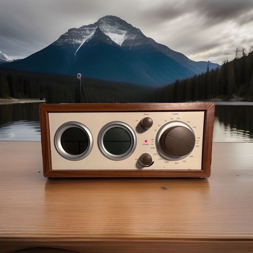 Vintage Inspired Wooden AM/FM Tabletop Radio With Snooze & Alarm Functions Works